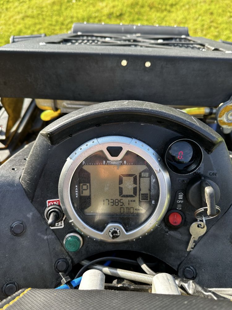 Cam am outlander 800r zarejestrowany