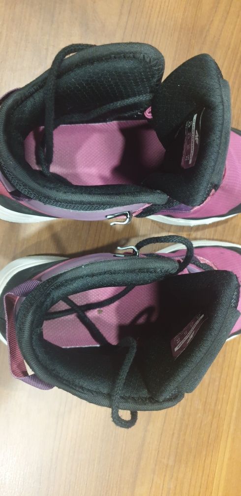 Sprzedam buty damskie dziewczęce 4F r 36