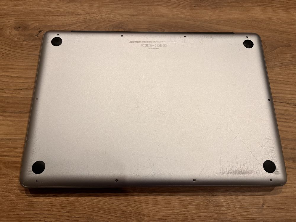 Macbook Pro 15” 2011 (8gb/128gb ssd/500gb hdd)