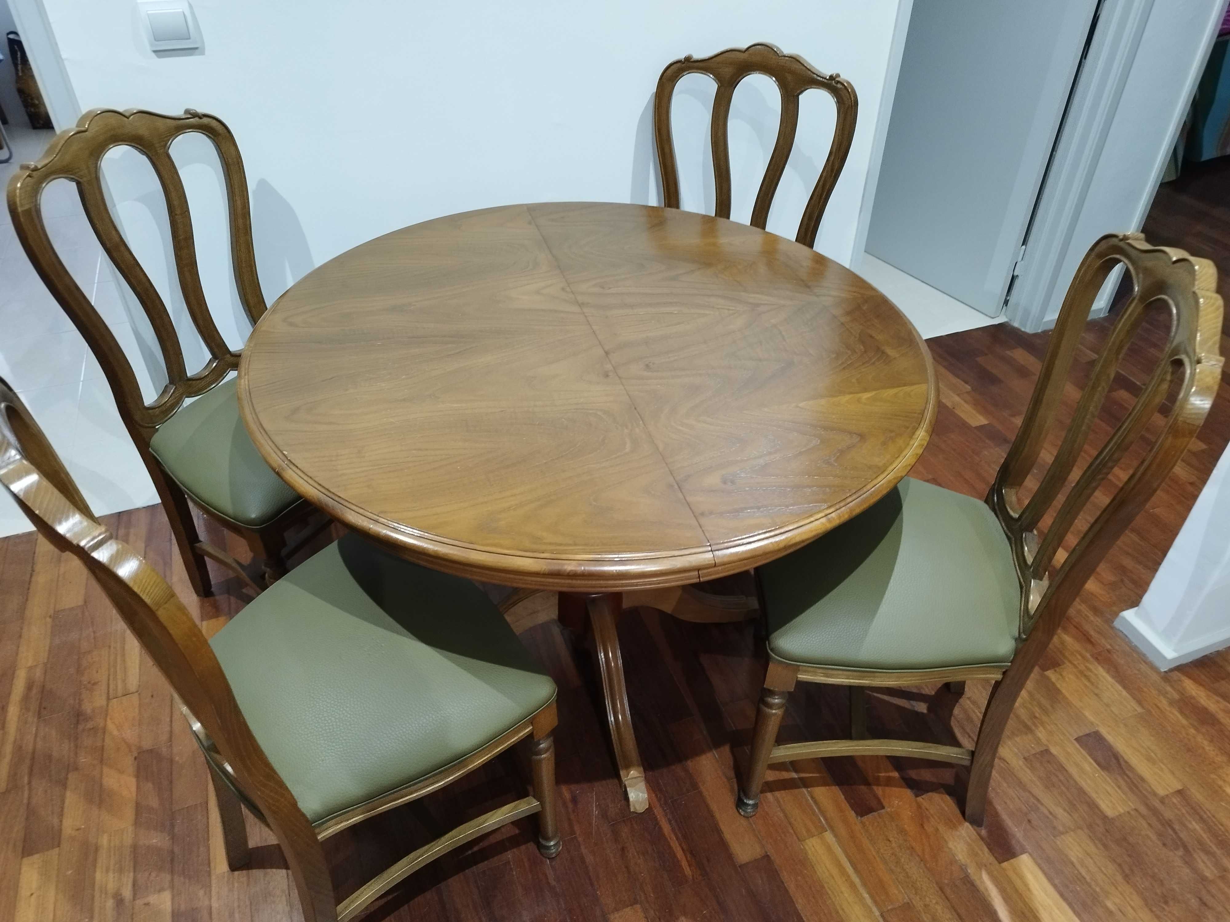 Mesa Sala (extensível) + 4 cadeiras