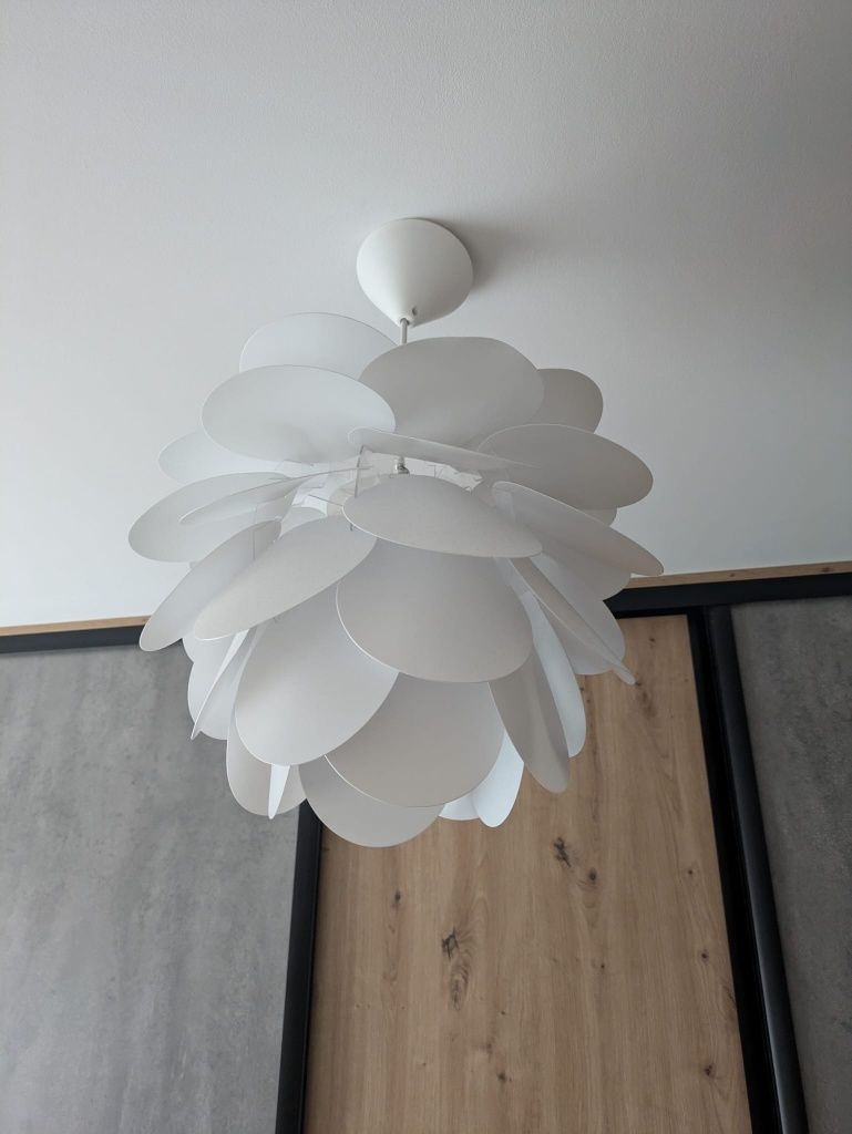 Klosz do lampy wiszącej, biały kwiatek