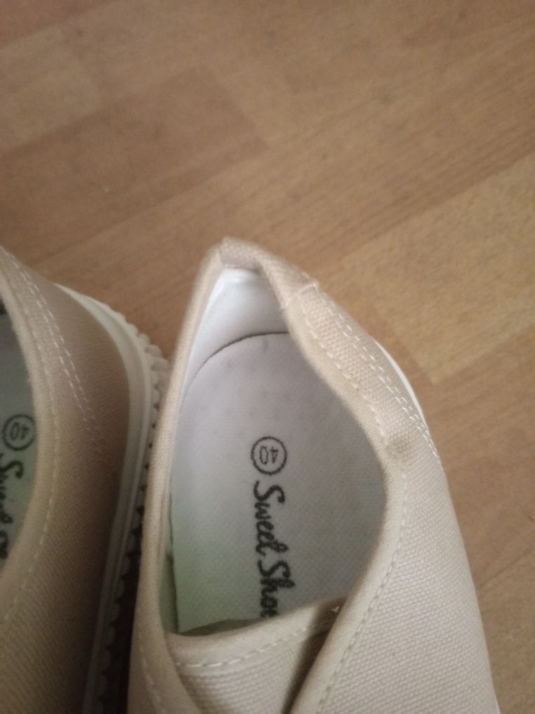 Trampki damskie beżowe