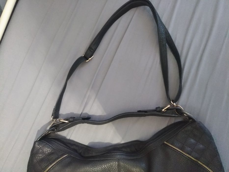 Torebka czarna ozdobna zamki na ramię + pasek