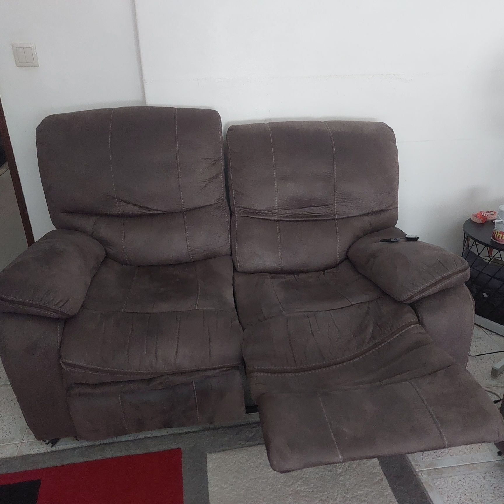 Móvel sala, mesa, 6 cadeiras e sofa 2 lugares com relax