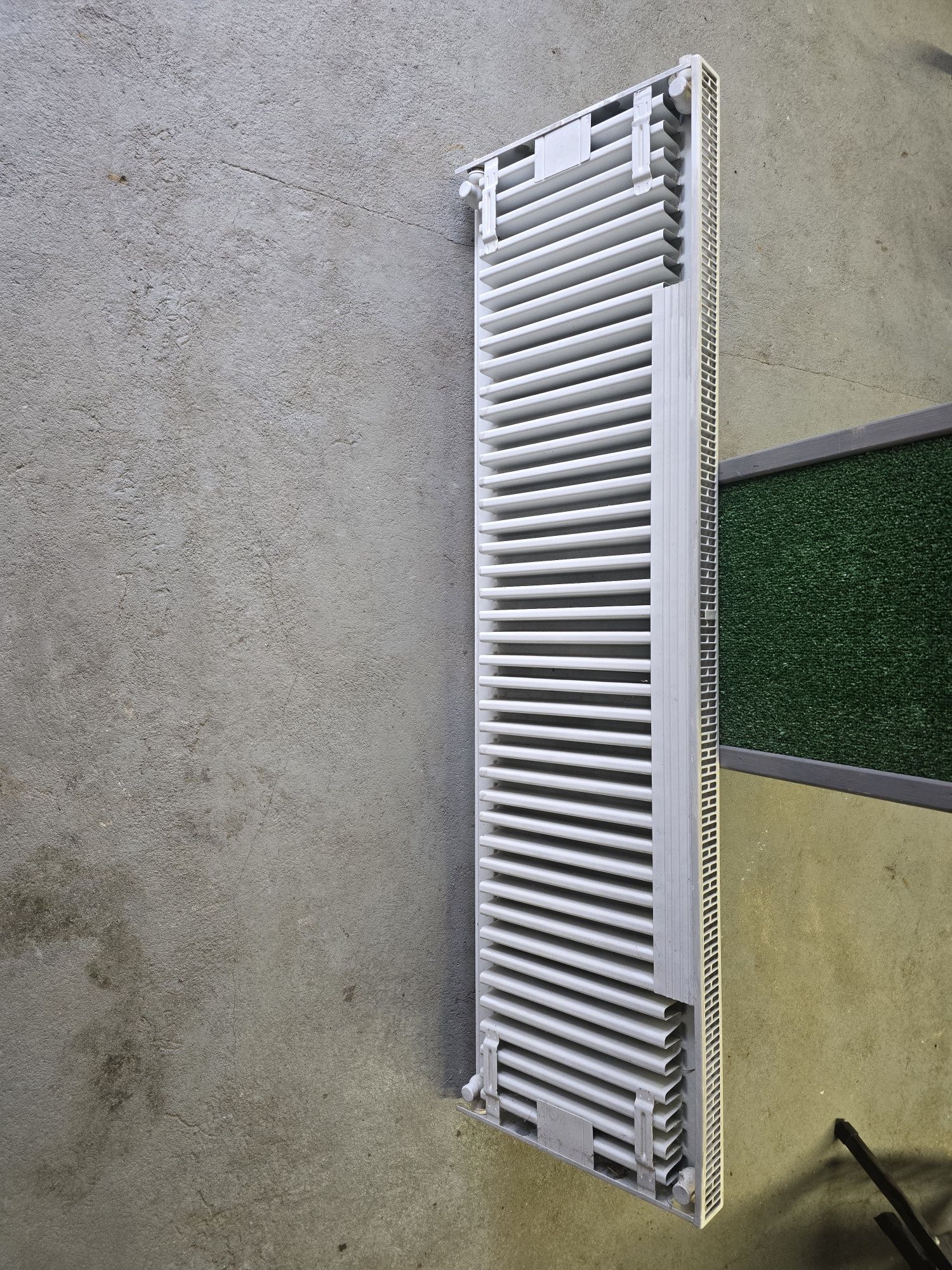 Grzejniki 140 x 40 i 100 x 40