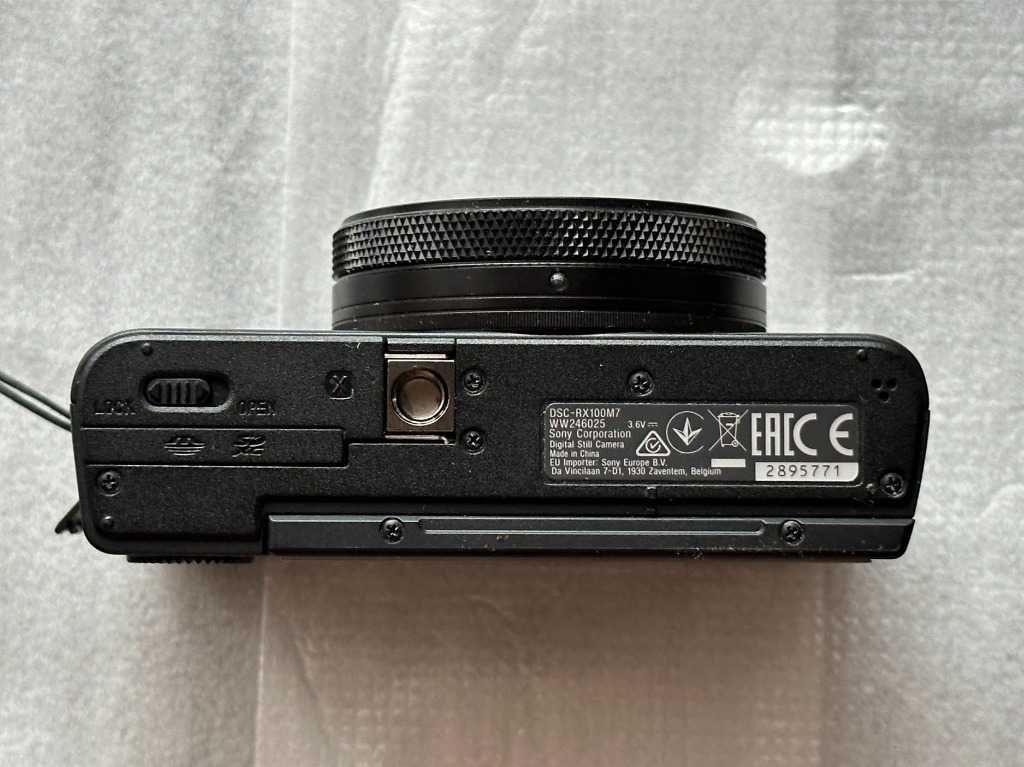 Aparat cyfrowy Sony DSC-RX100 VII czarny