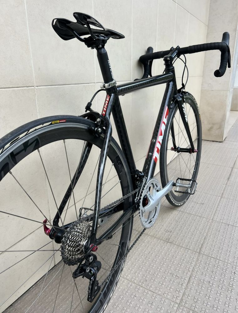 Bicicleta de estrada em carbono Time