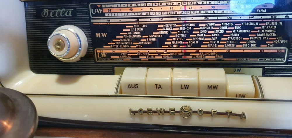 Radio lampowe LOEWE OPTA - Bella Record