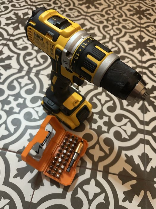 Wiertarko-wkrętarka DeWalt 18V XR Brushless – zestaw prawie nowy!
