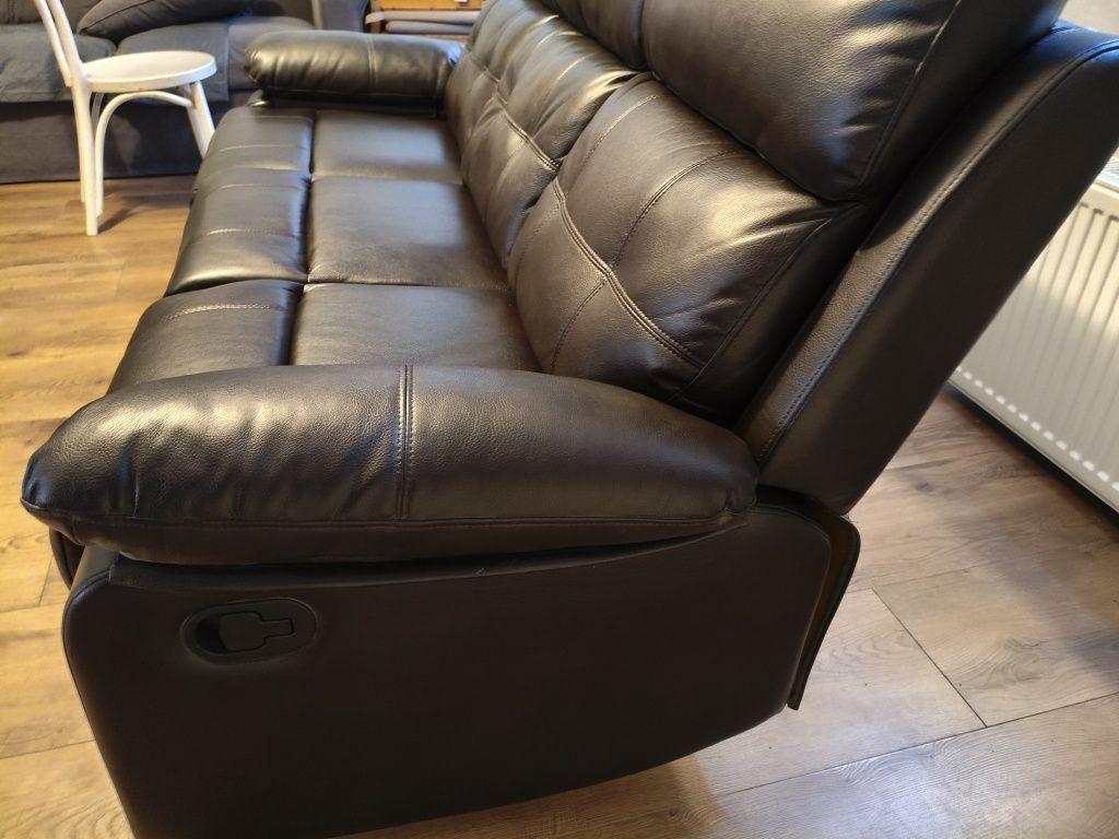 sofa z rozkładanym podnóżkiem. Jak Nowa !