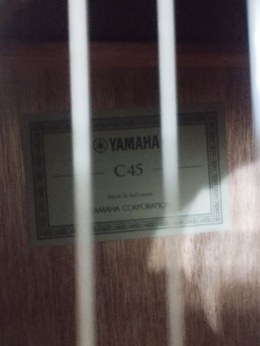 Продам класичну гітару Yamaha c45