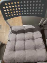 Ikea krzesła i poduszki 6 sztuk + biały stół gratis