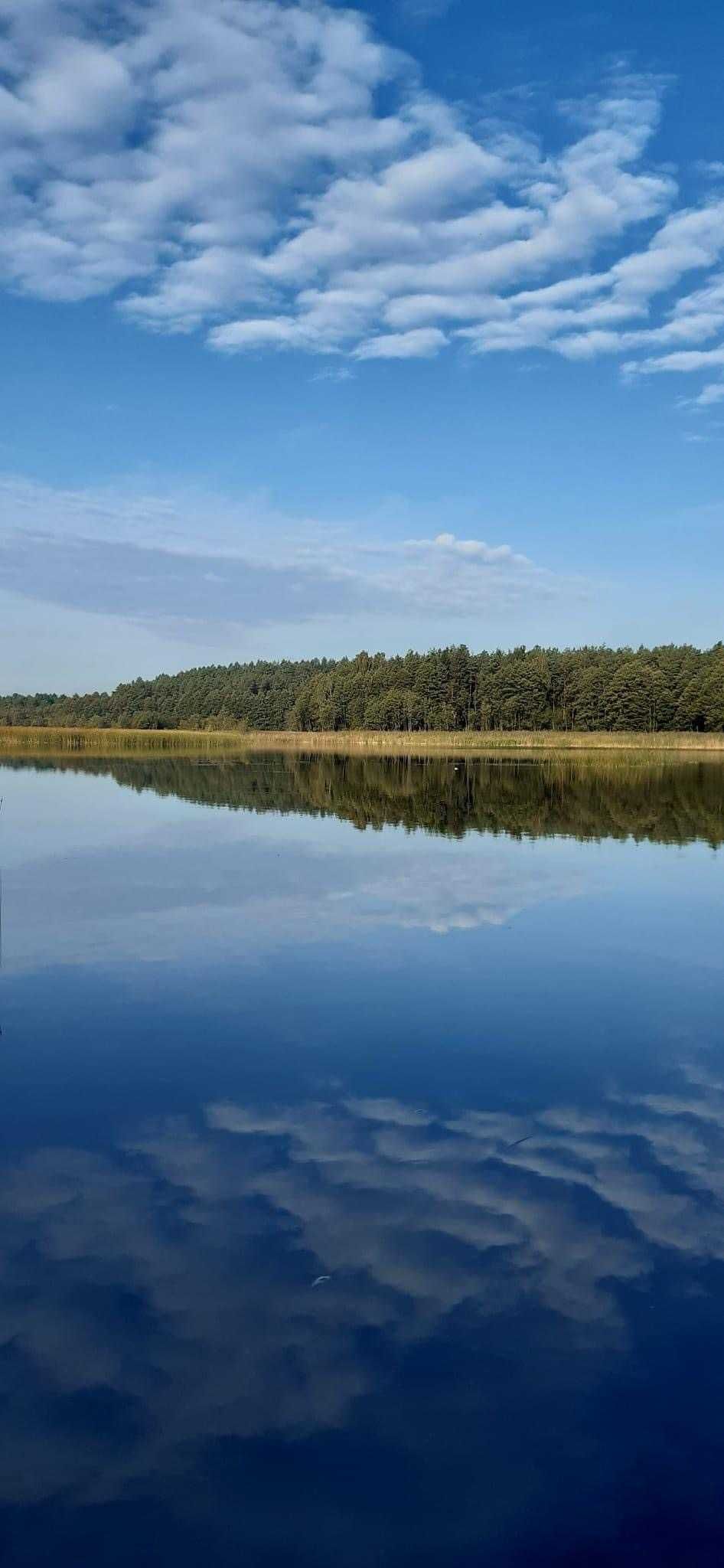 Dom nad jeziorem z linią brzegowa w atrakcyjnej cenie