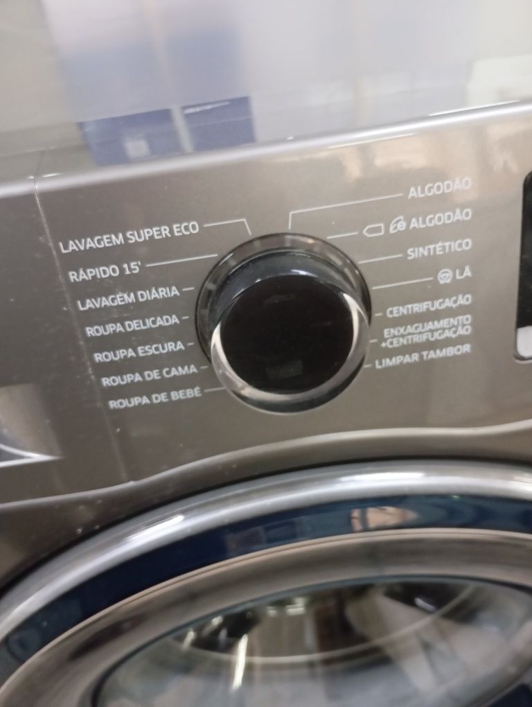 Máquina de lavar roupas Samsung