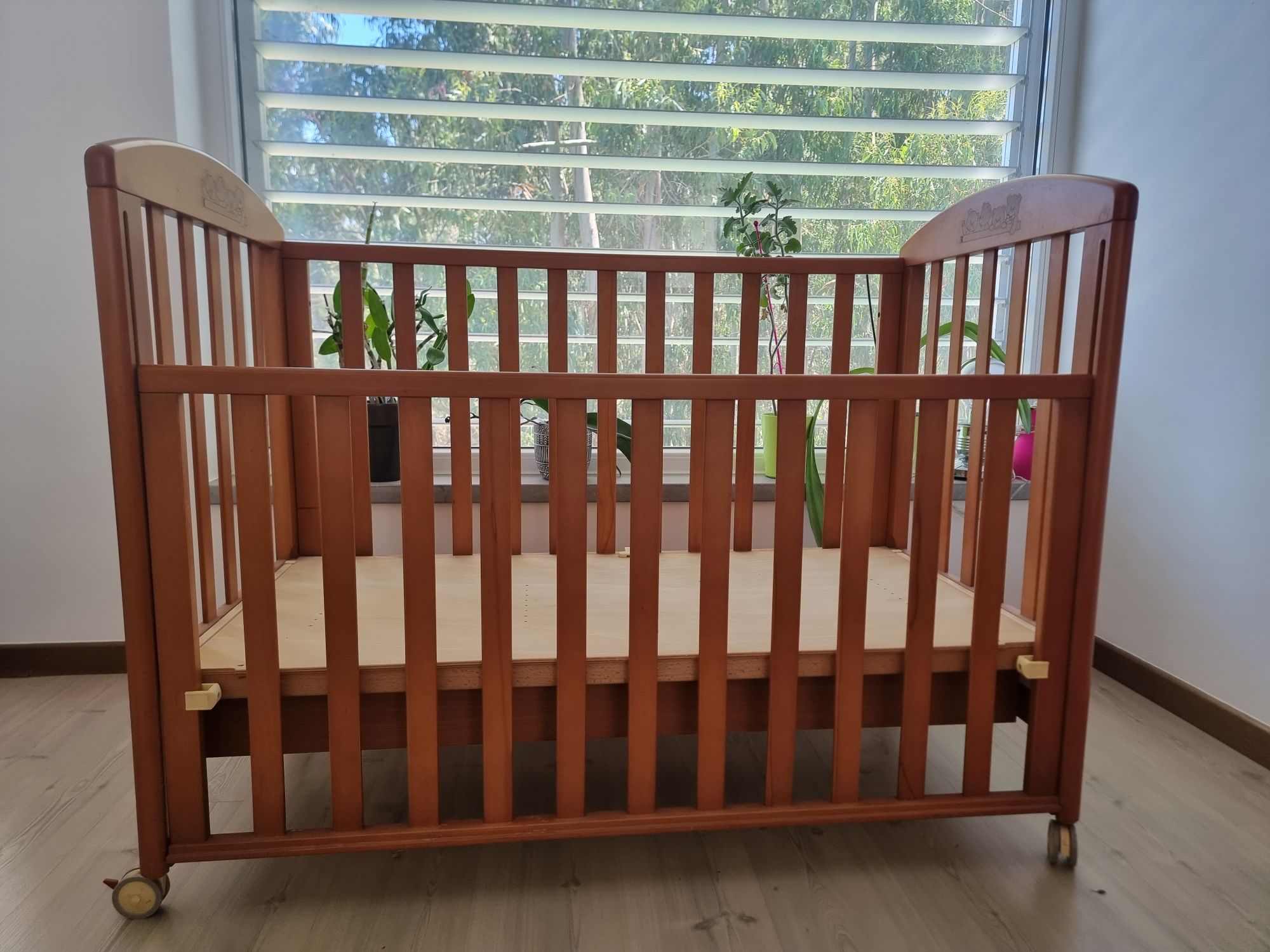 Cama de grades para bebé