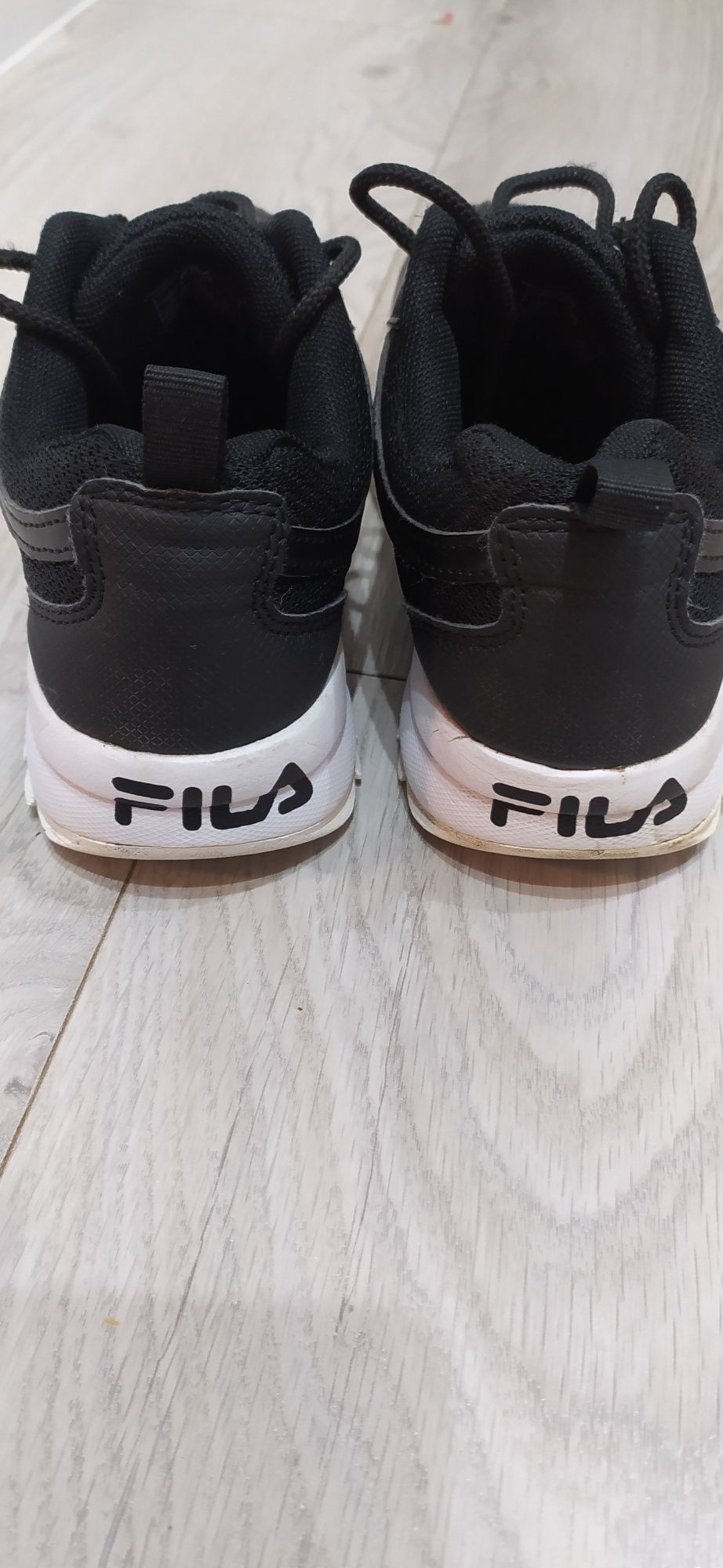 Sneakersy Fila czarne 34