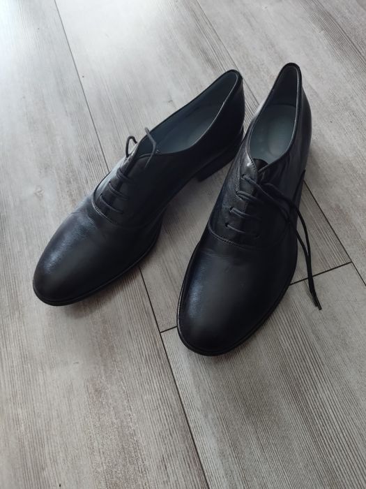 Buty Gino Rossi damskie, chodzone 3-4 razy, rozm 39 skóra