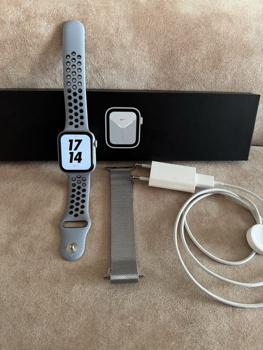 Apple Watch Nike SE 44 mm Silver Aluminum GPS. 100% акумулятора.