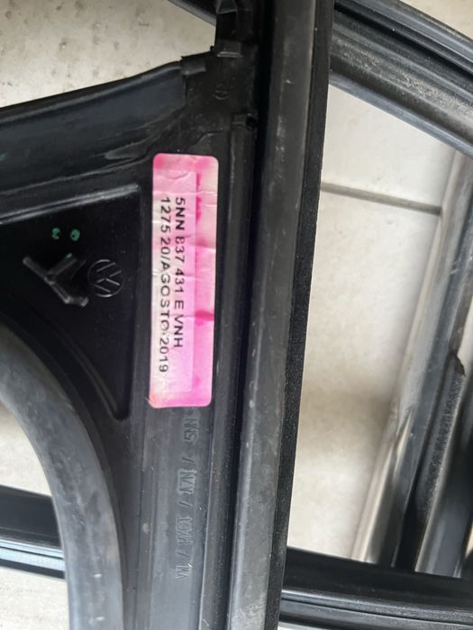 Прода Молдинг хром ліві Tuguan 2