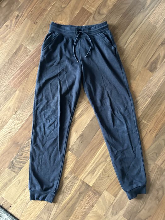Spodnie dresowe rozmiar 152