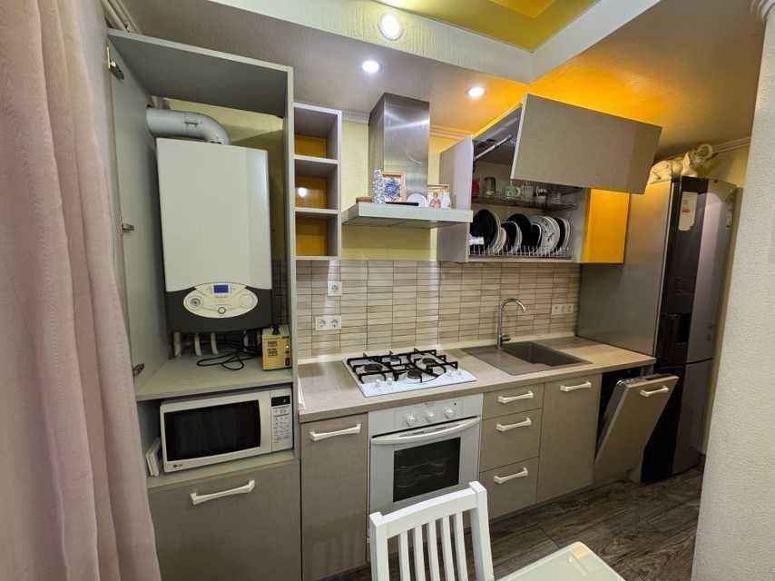 Здам 2к квартиру на пр Поля 100, євроремонт, біля Славутича 13500 грн