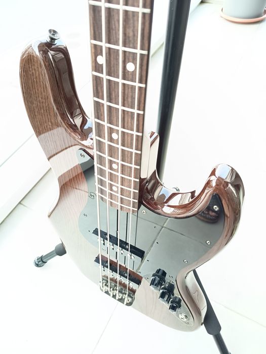 Fender Jazz Bass 60's Walnut
