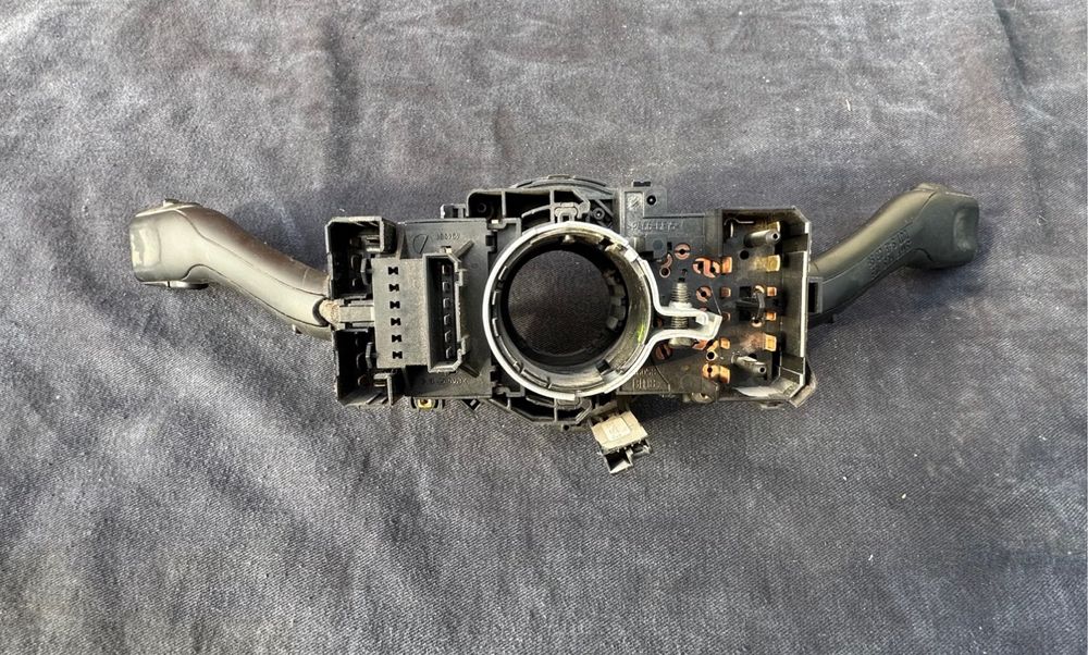 Переключатель подрулевой VW Passat B5/B5+ (седан, с MFA)