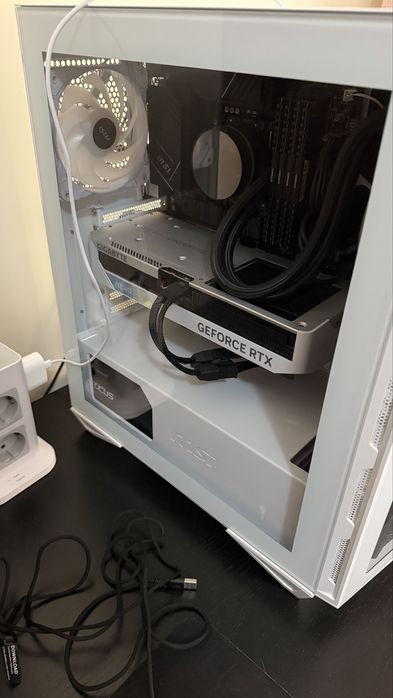 Vendo setup gaming completo i9 13th generation 128gb RAM 2 tb ROM