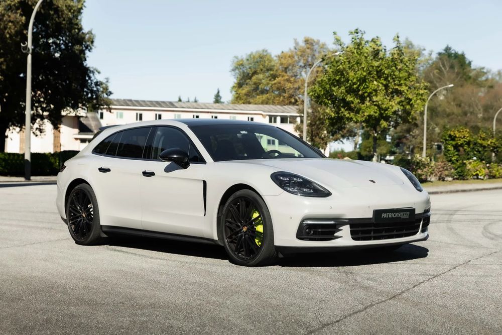 Porsche Panamera Sport Turismo 4 E-Hybrid