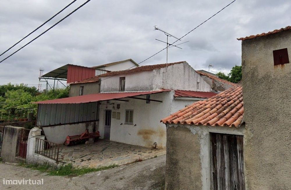 Moradia T2 para Restauro, Coimbra/Soure