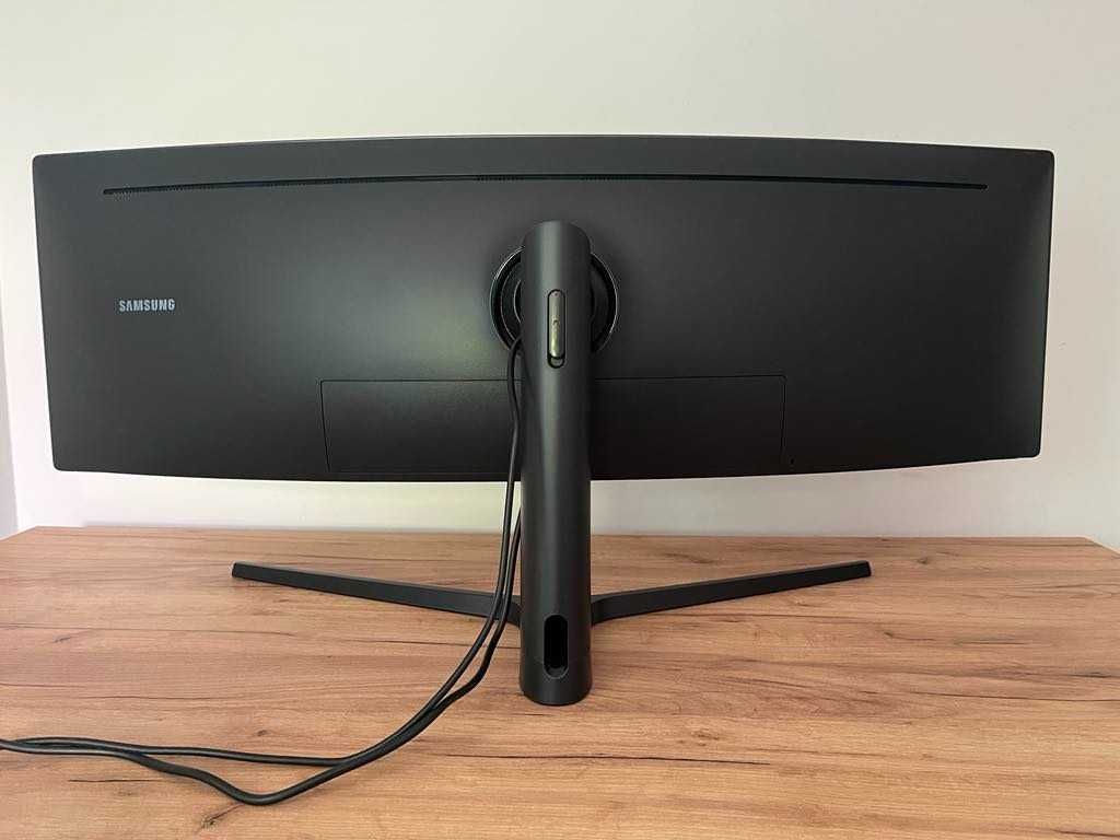 Monitor panoramiczny Samsung C49J890DKR - 49"