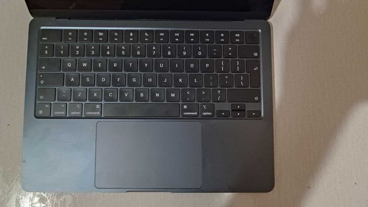 MacBook Air M2 13.6-inch kolor Północ