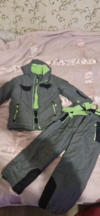 Продам зимову куртку та зимовий комплект