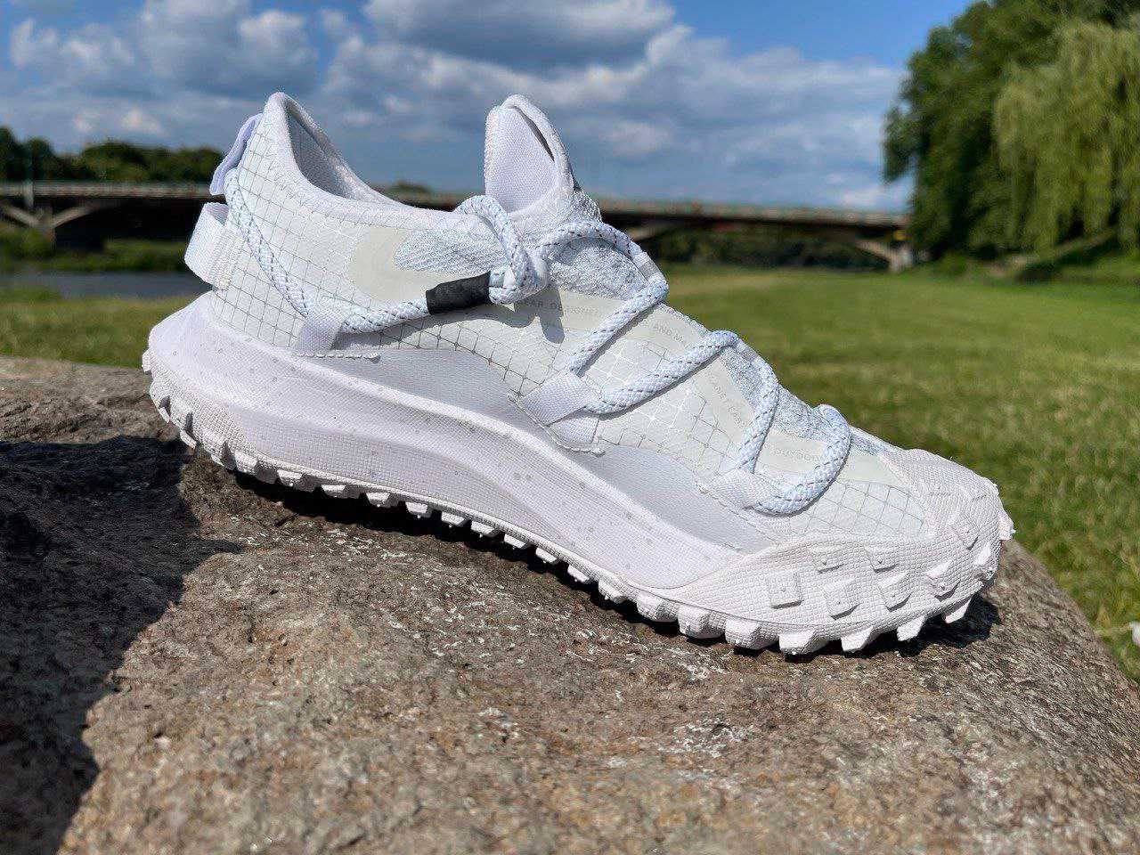 Nike ACG -  mountain fly low gore-tex