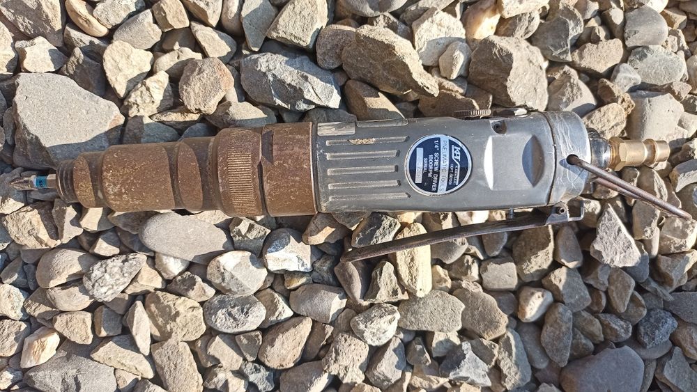 Пневмошуруповерт