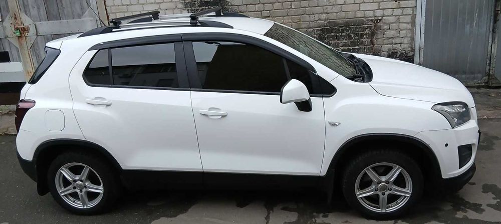 шевроле трекер 2013 год