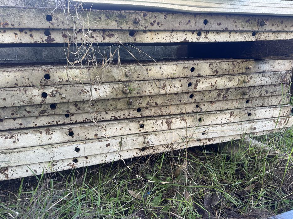 Paineis Metálicos de Cofragem usados
