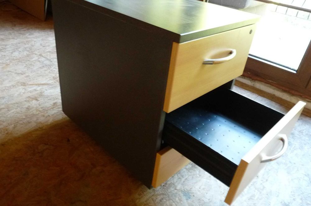 WYPRZEDAŻ/ PRZEPROWADZKA solidna metalowa szafka biurowa