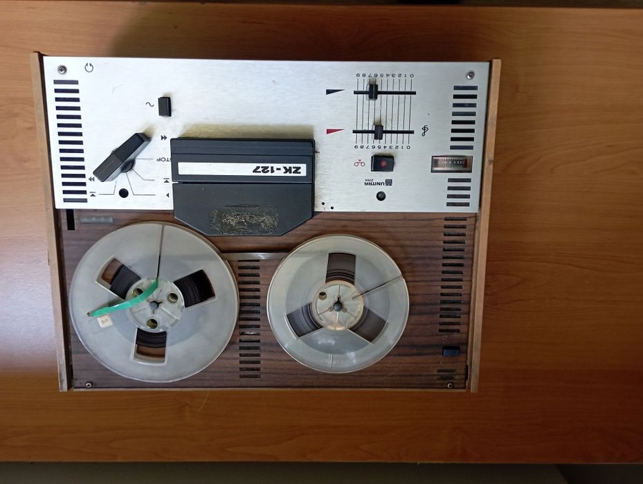 Zestaw audio magnetofon szpulowy plus taśmy