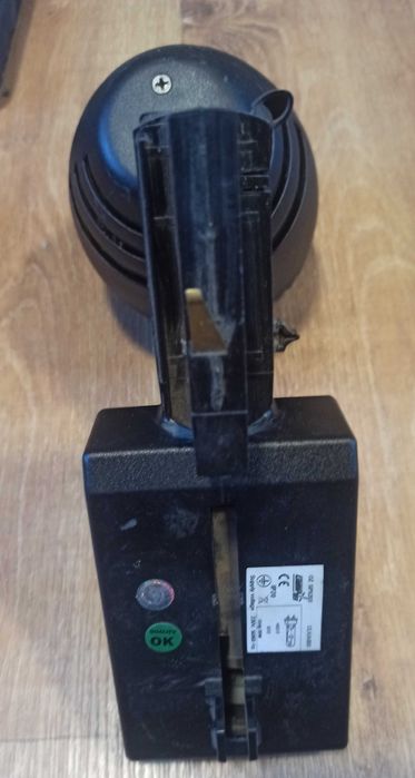 Трековий світильник, прожектор