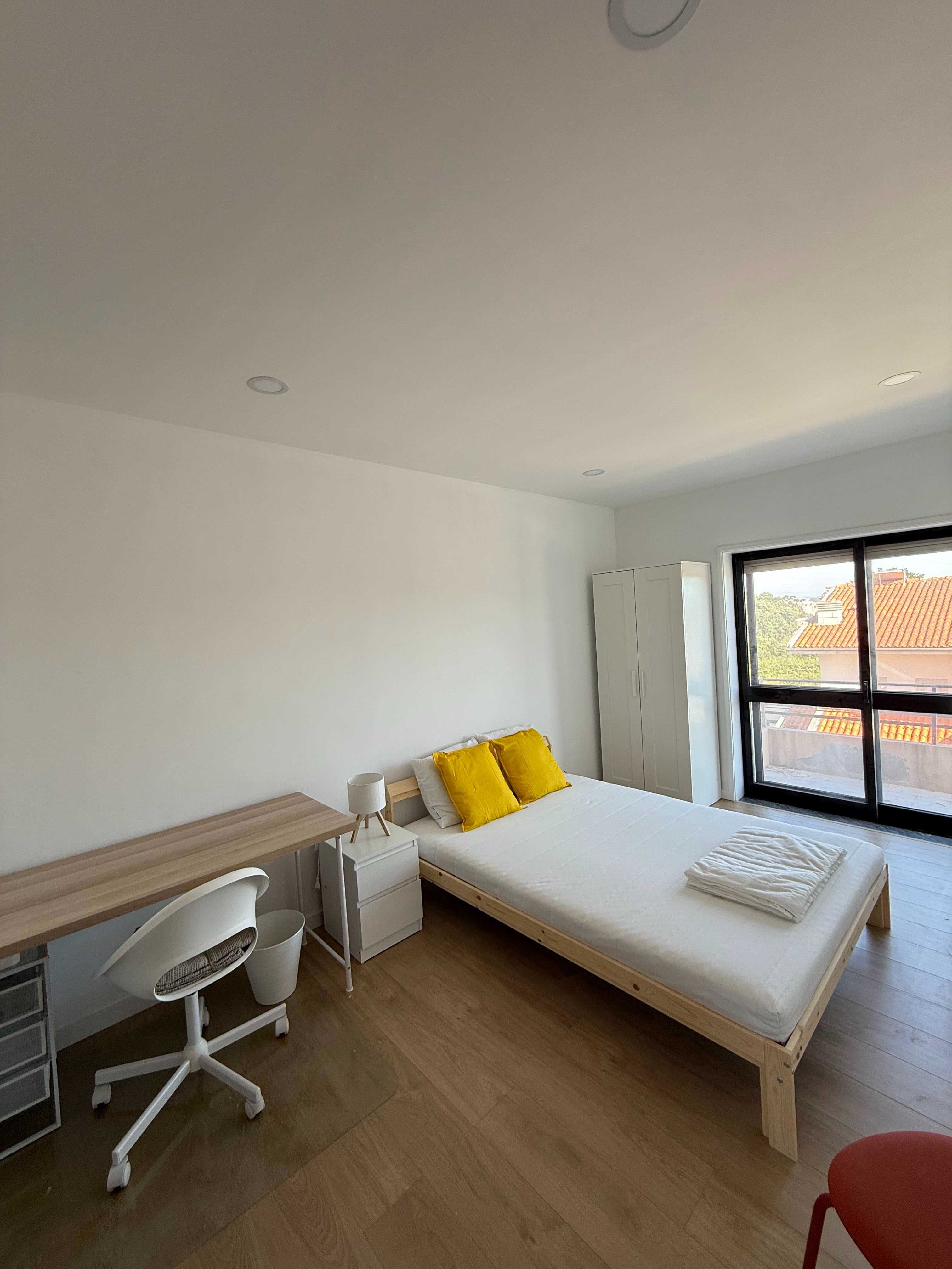 Suite moderna com WC privado e varanda