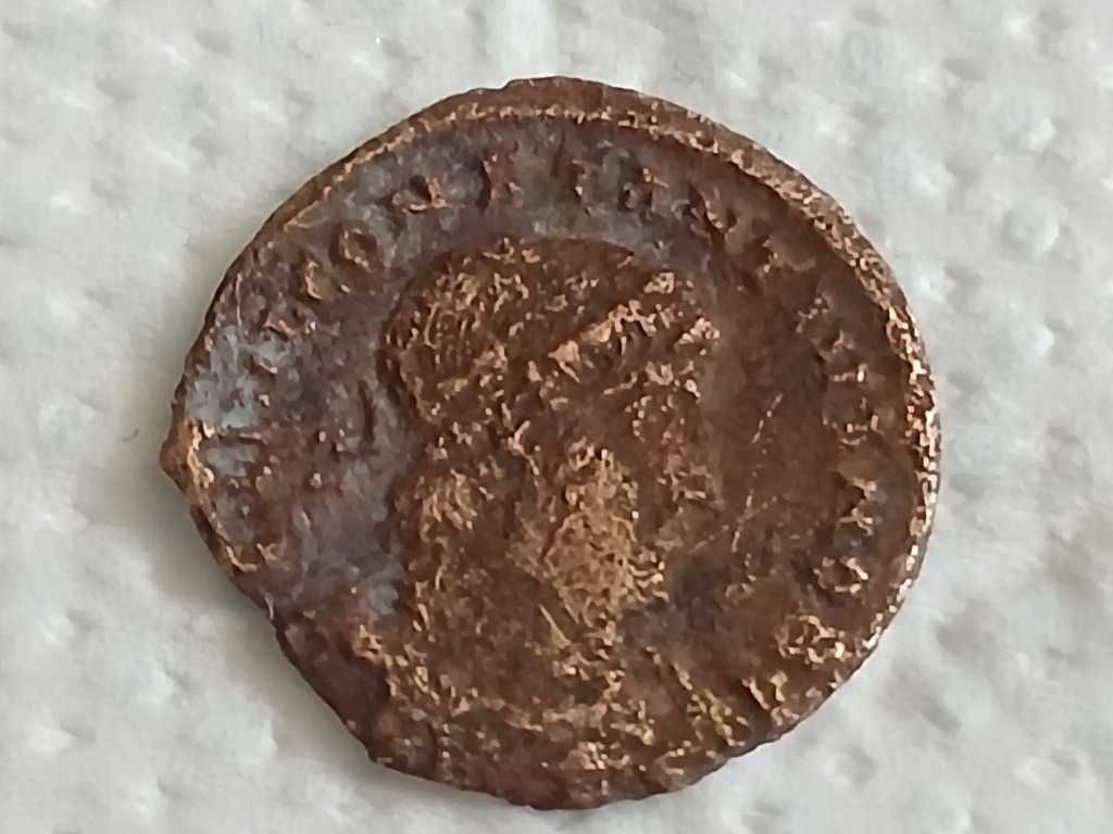 Zestaw starych monet rzymskich