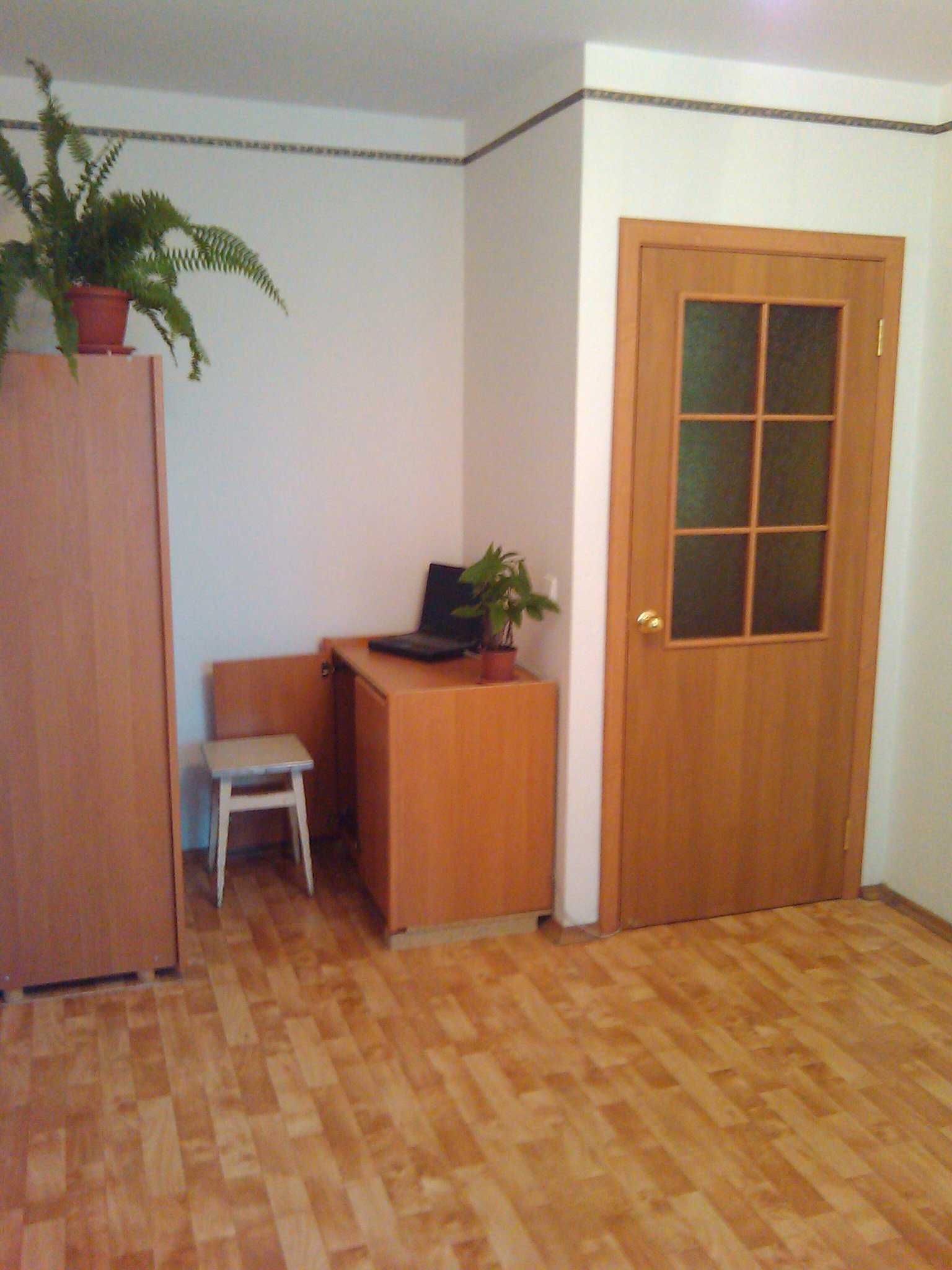 Две комнаты для девушек недалеко от м. Дарница.