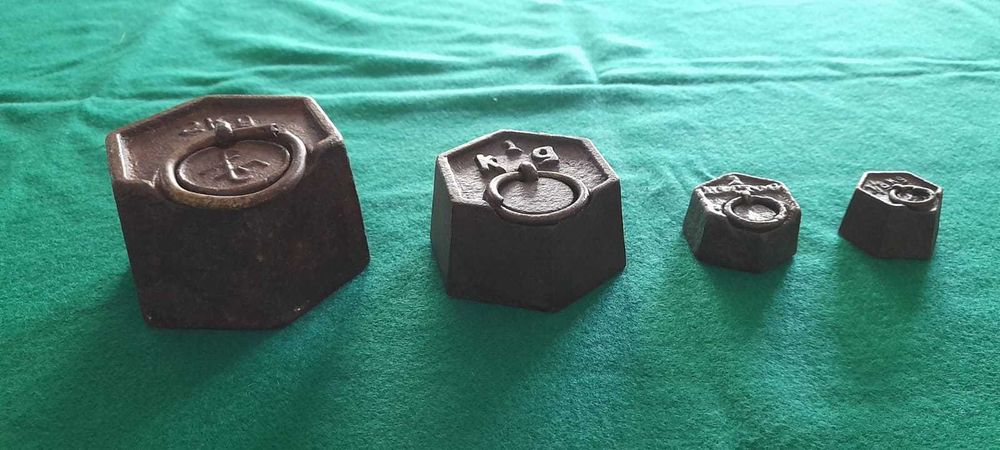 Conjunto de pesos antigos