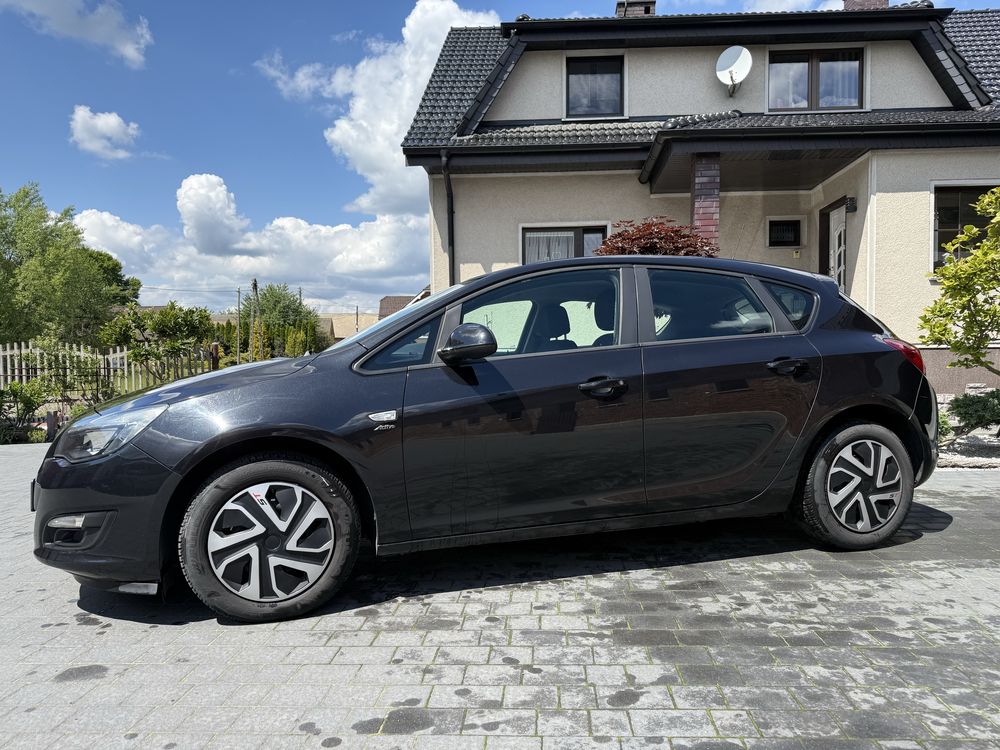 Opel Astra J IV