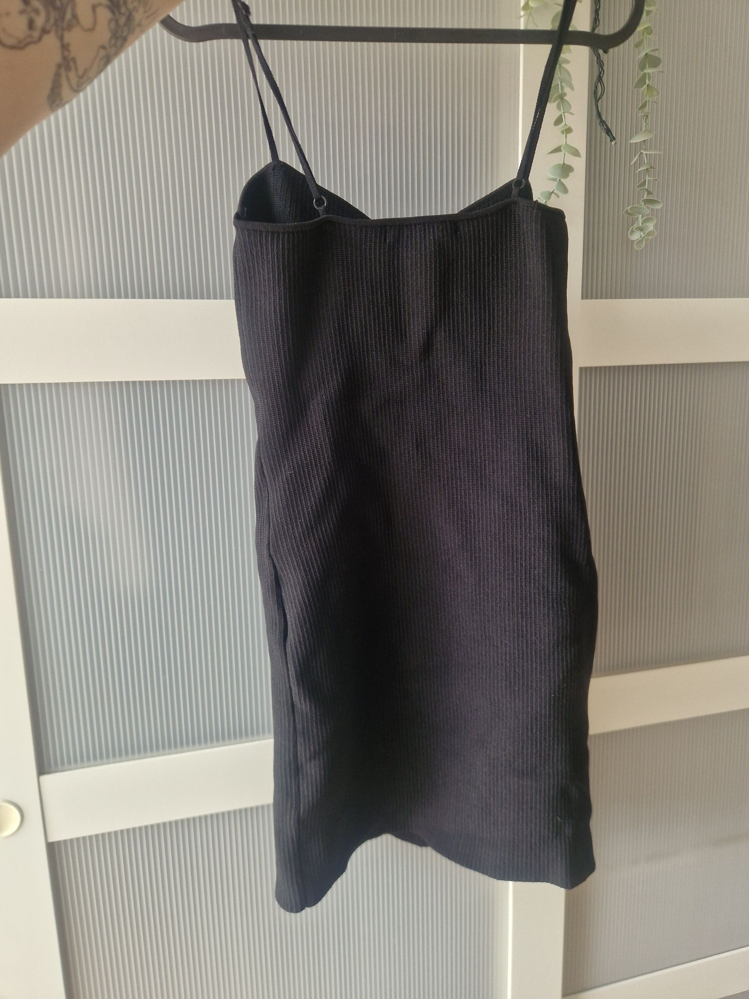 Little black dress, mini czarna sukienka prążkowana, obcisła, wiskoza,