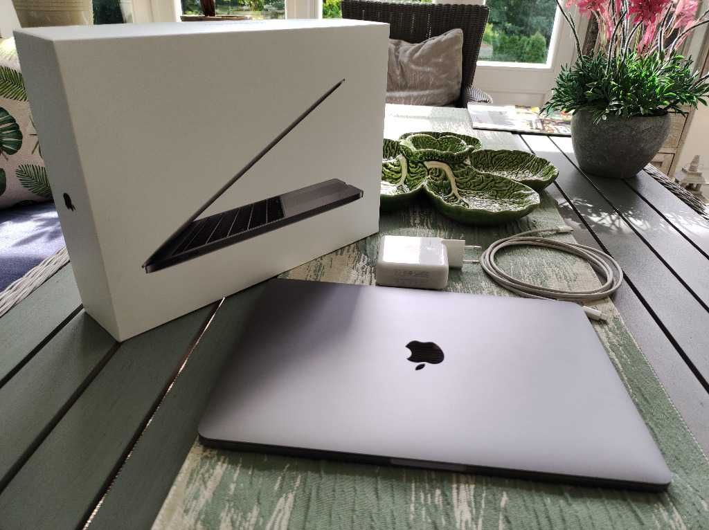 MacBook Pro 13 i5 128gb Retina 2018 stan idealny