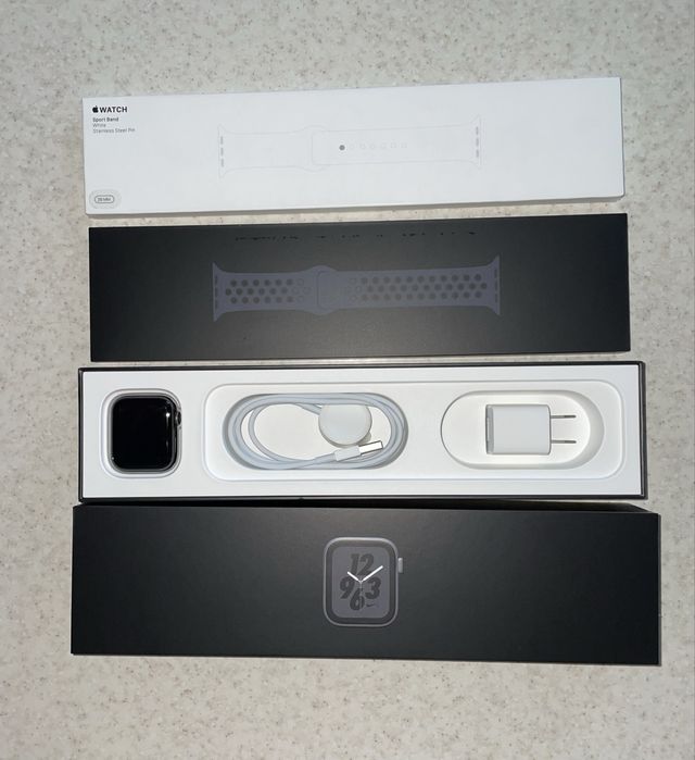 Apple Watch Series 4 Nike+ 40 мм watchOS 9