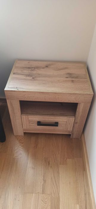 Do sprzedania łóżko 160x200 z materacem, szafka  nocna, komoda