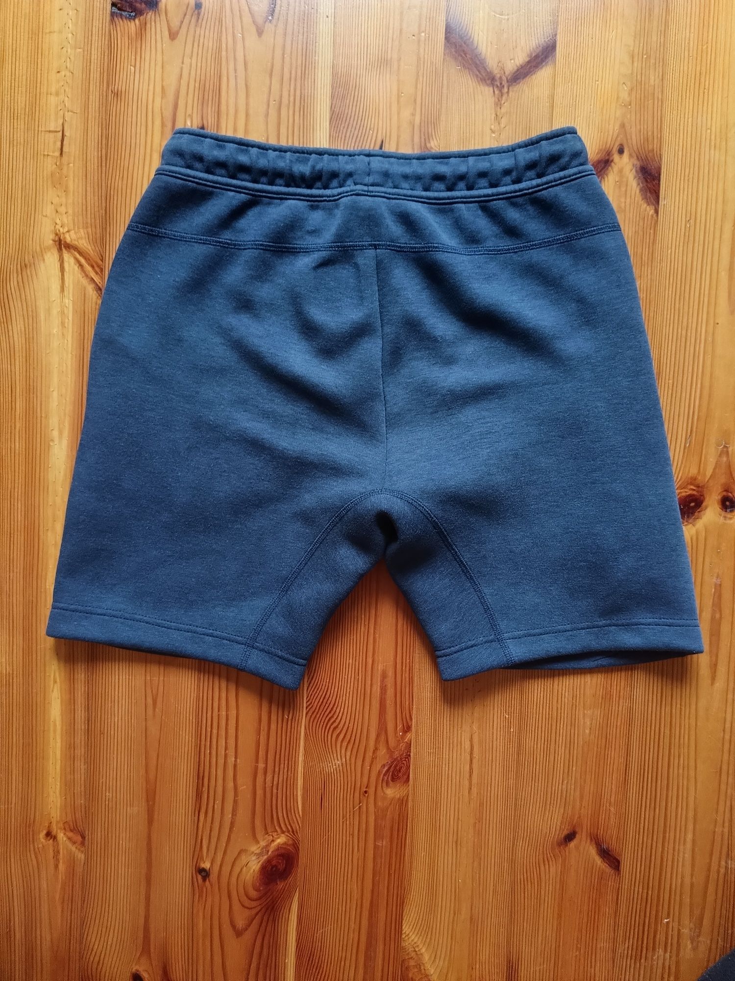Шорти nike tech fleece